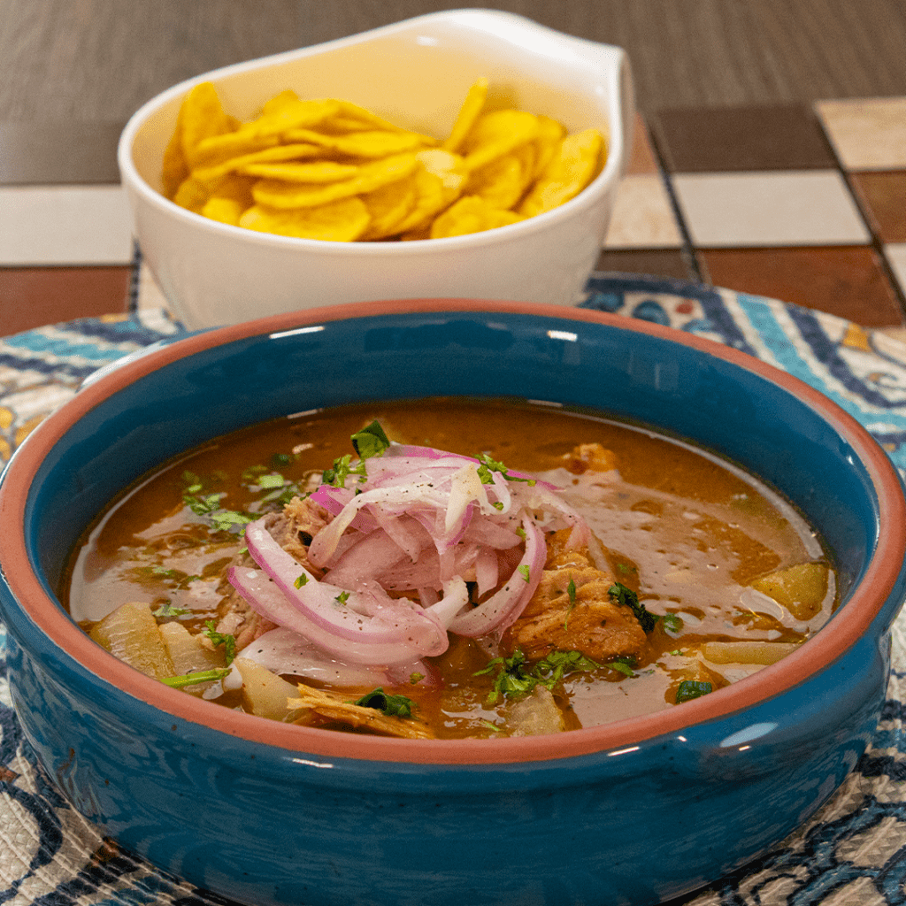 encebollado-con-atun-en-lata