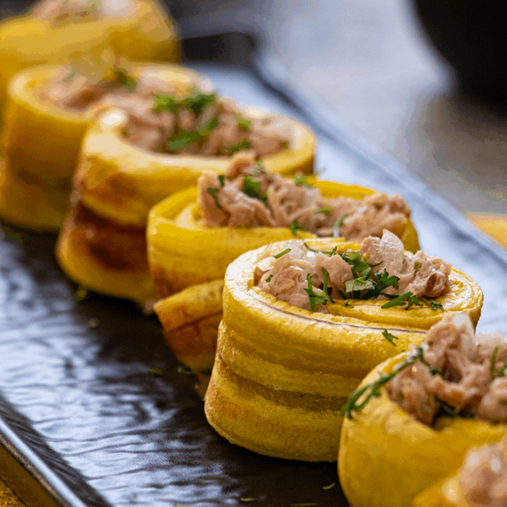 rollitos-de-maduro-con-atun