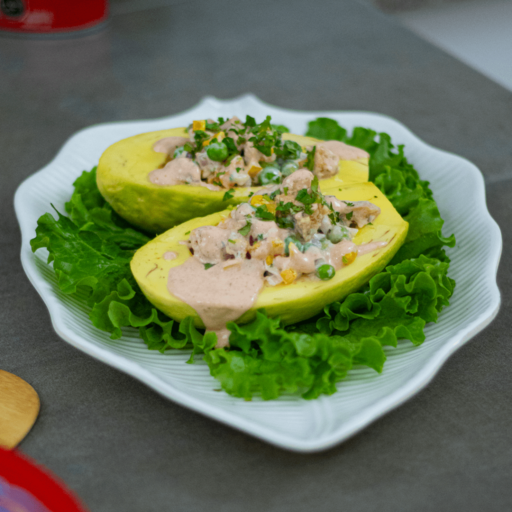 aguacates-rellenos-de-atun-con-vegetales